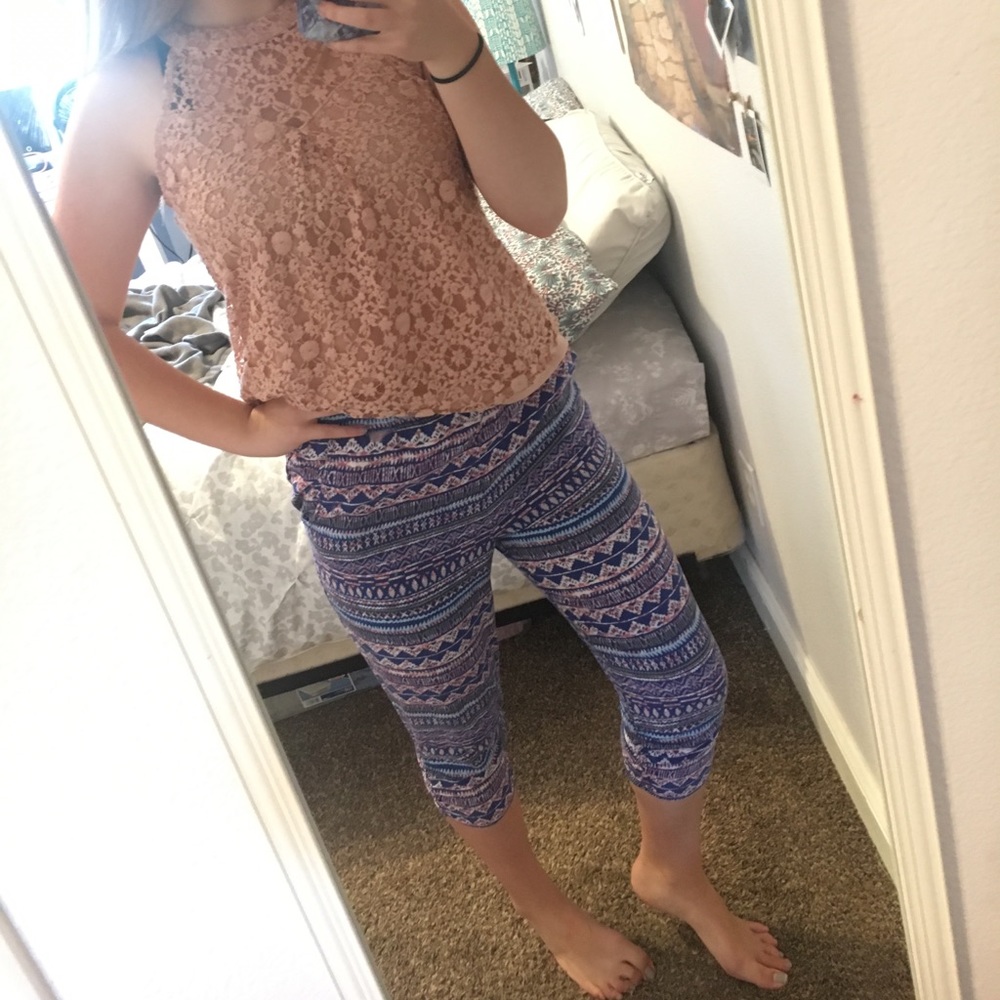 Mossimo Tribal Print Capri Pants
