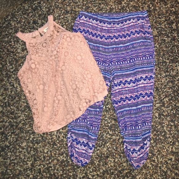 Mossimo Tribal Print Capri Pants - Picture 2 of 5