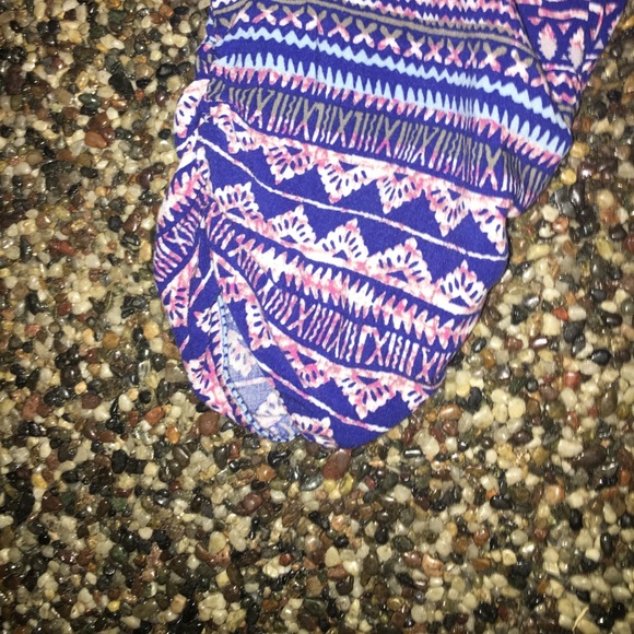 Mossimo Tribal Print Capri Pants - Picture 4 of 5