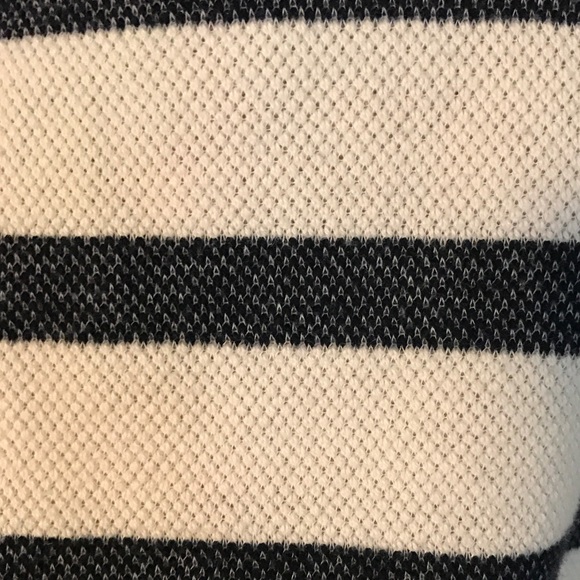 Banana Republic Stripe Top Size Medium 🍌 - Picture 6 of 6