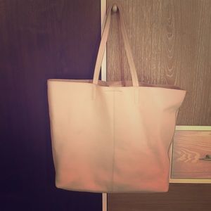 Leather light pink tote