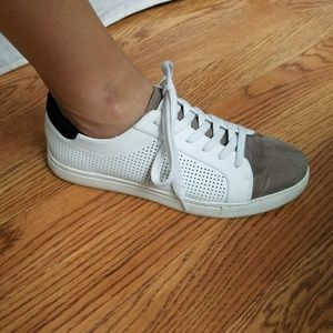 EUC Kenneth Cole Reaction sneakers