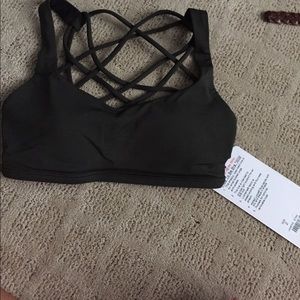 FREE TO BE LULULEMON SPORTS BRA