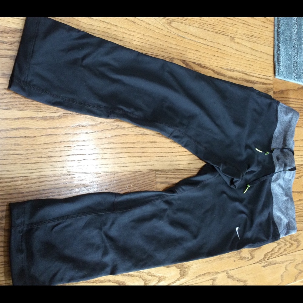 Nike SZ S Crop leggings