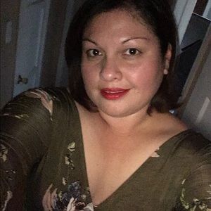 Meet your Posher, Monique