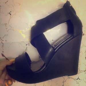 Steve madden black wedges!