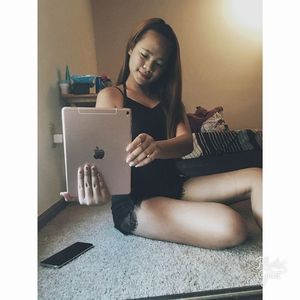 Meet your Posher, Andreia deiniel