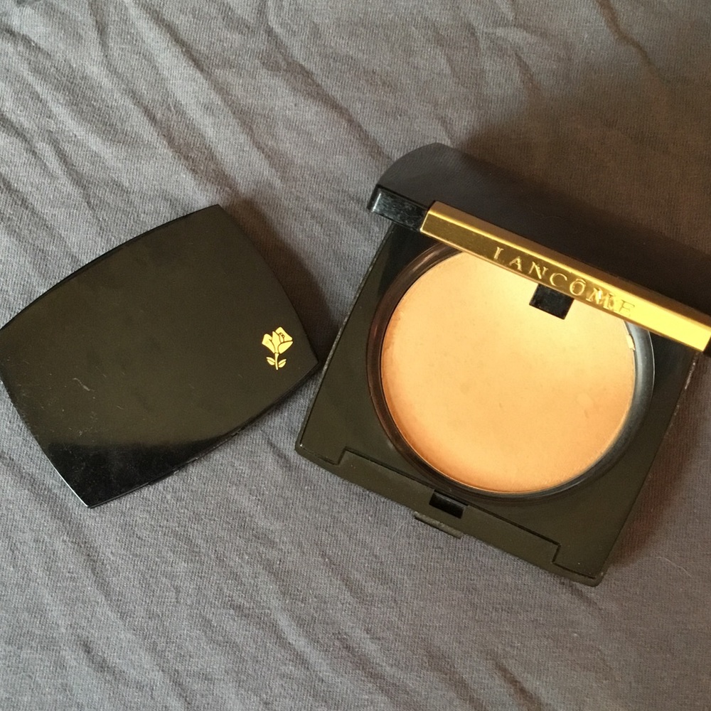 Lancôme Dual Finish powder foundation