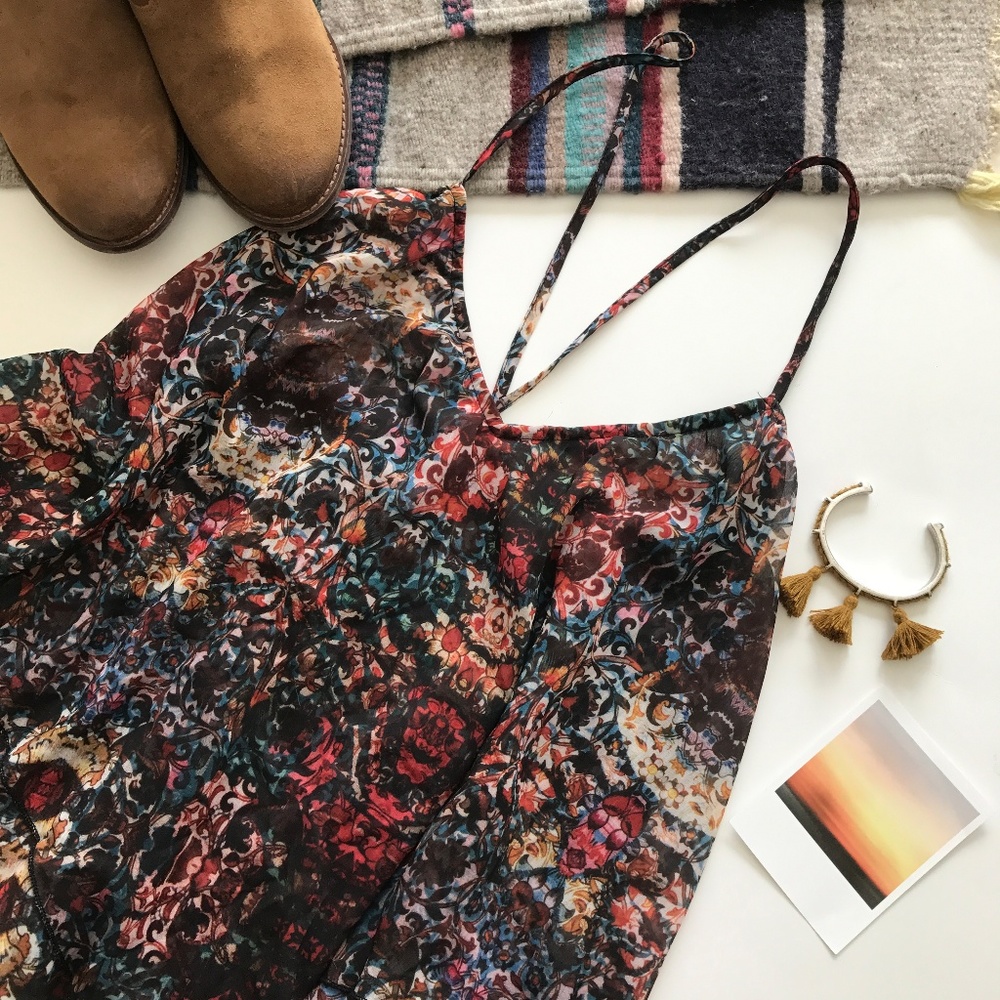 ABERCROMBIE & FITCH  • Flowy floral tank top