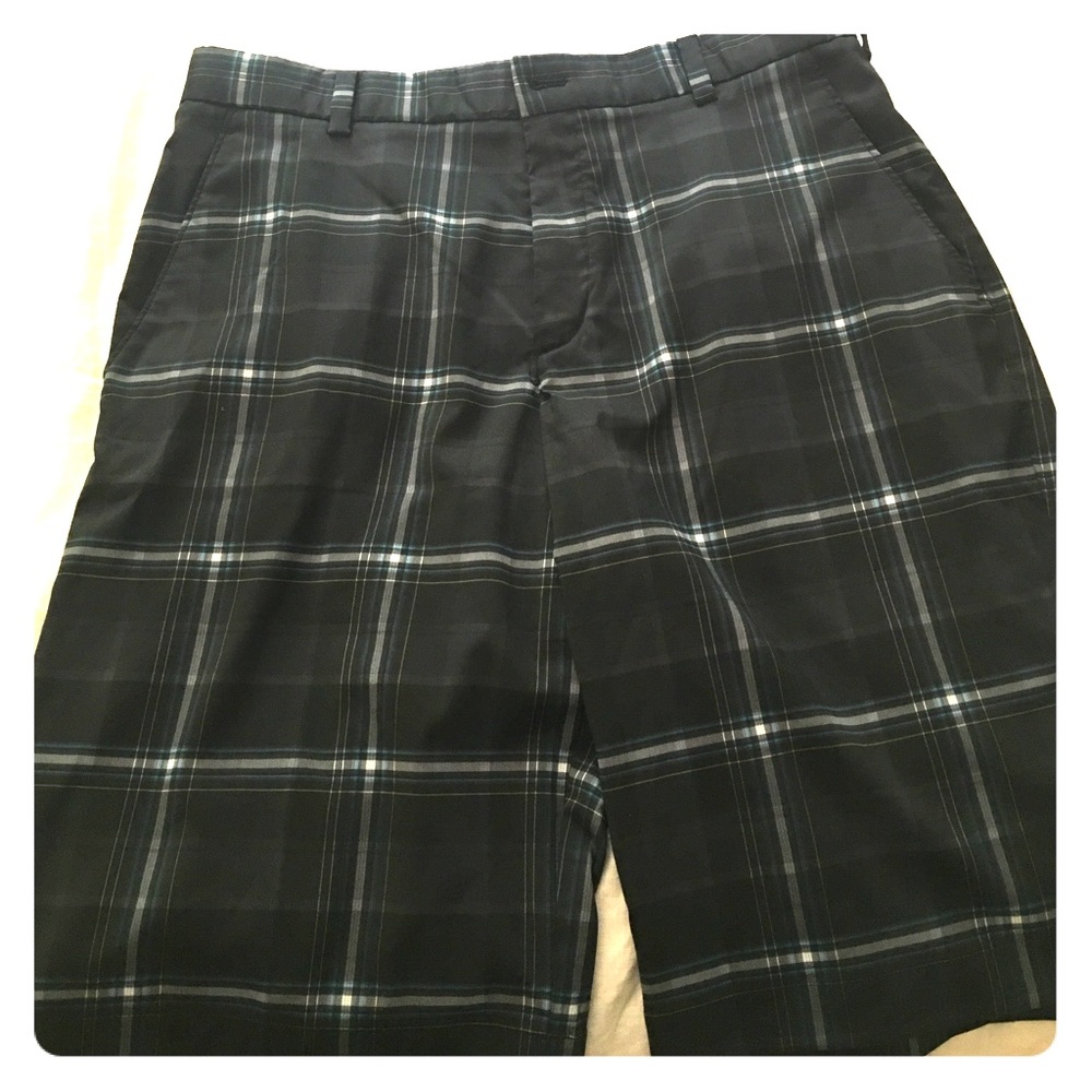 Men's NIKE golf shorts. New without tags.