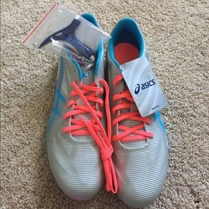 BRAND NEW ASICS hyper trac shoes