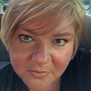 Meet your Posher, Nickie