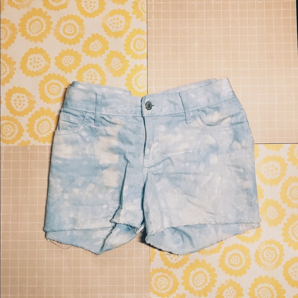 Blue bleached splattered shorts💙