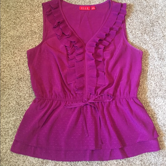 Tops - Adorable Elle top!