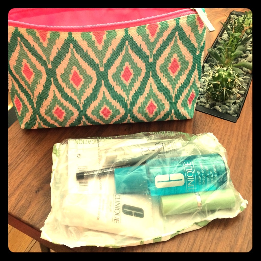 Clinique gift set and bag