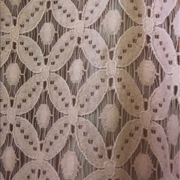 Lace Button-up Tank top. - Picture 3 of 4