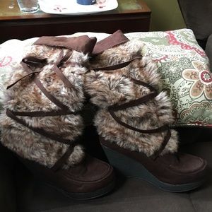 Brown faux fur boots