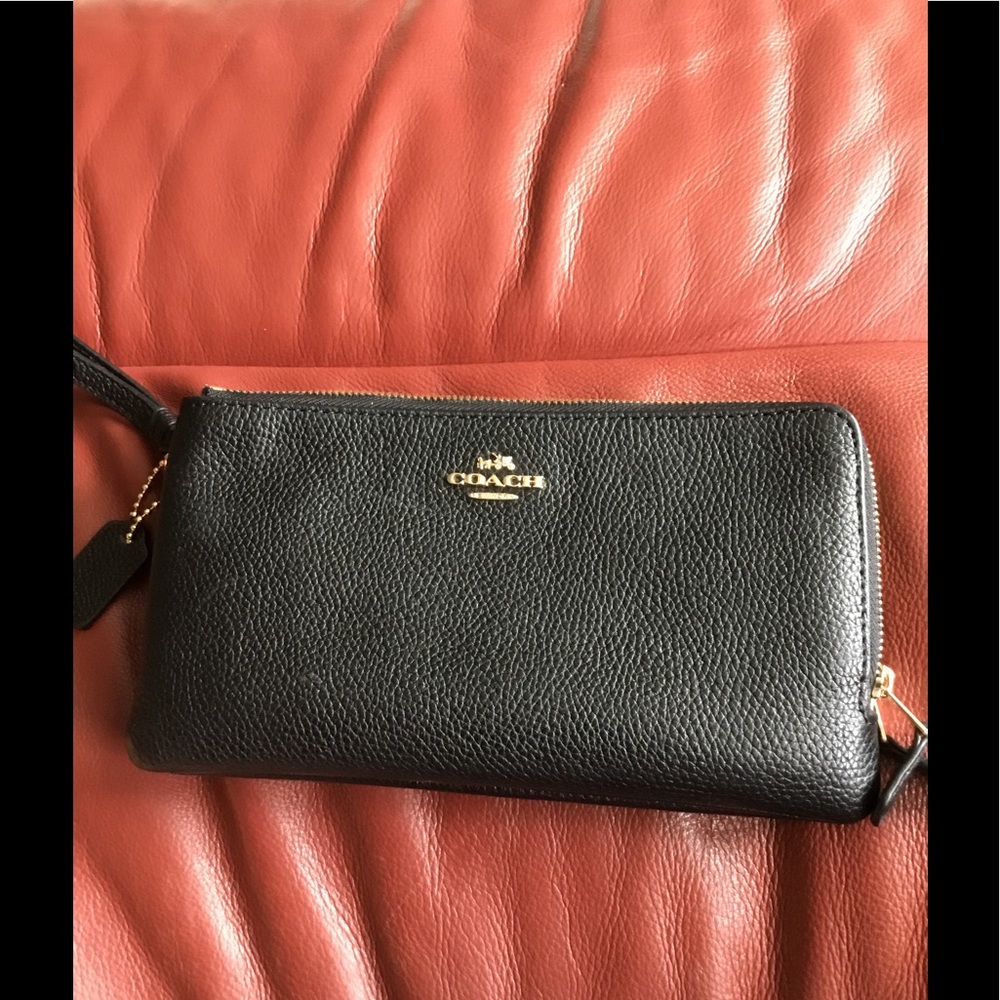 Coach double zip wallet. Pebbled leather. Black.