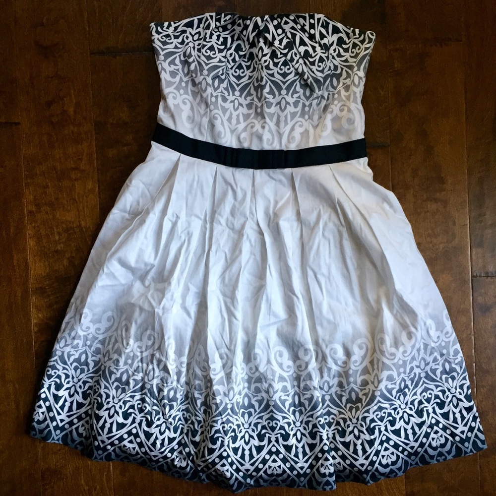 DONATING IN A WEEK! Ombré strapless dress!