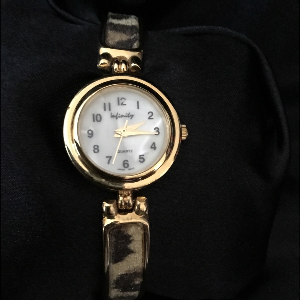 Leopard "faux fur" band Watch