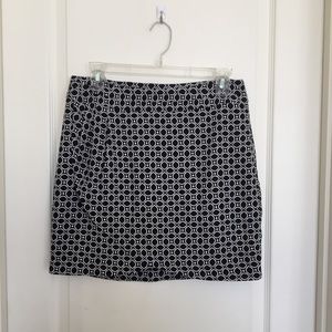 Banana Republic tulip front geometric print skirt