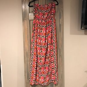 Strapless patterned dress