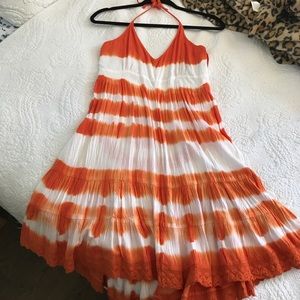 En Creme orange and white dress