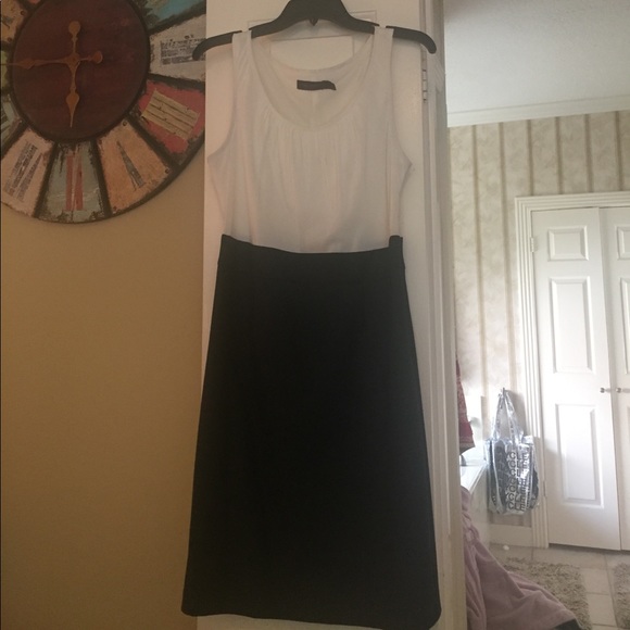 2-piece suit from The Limited Collection - Picture 3 of 3