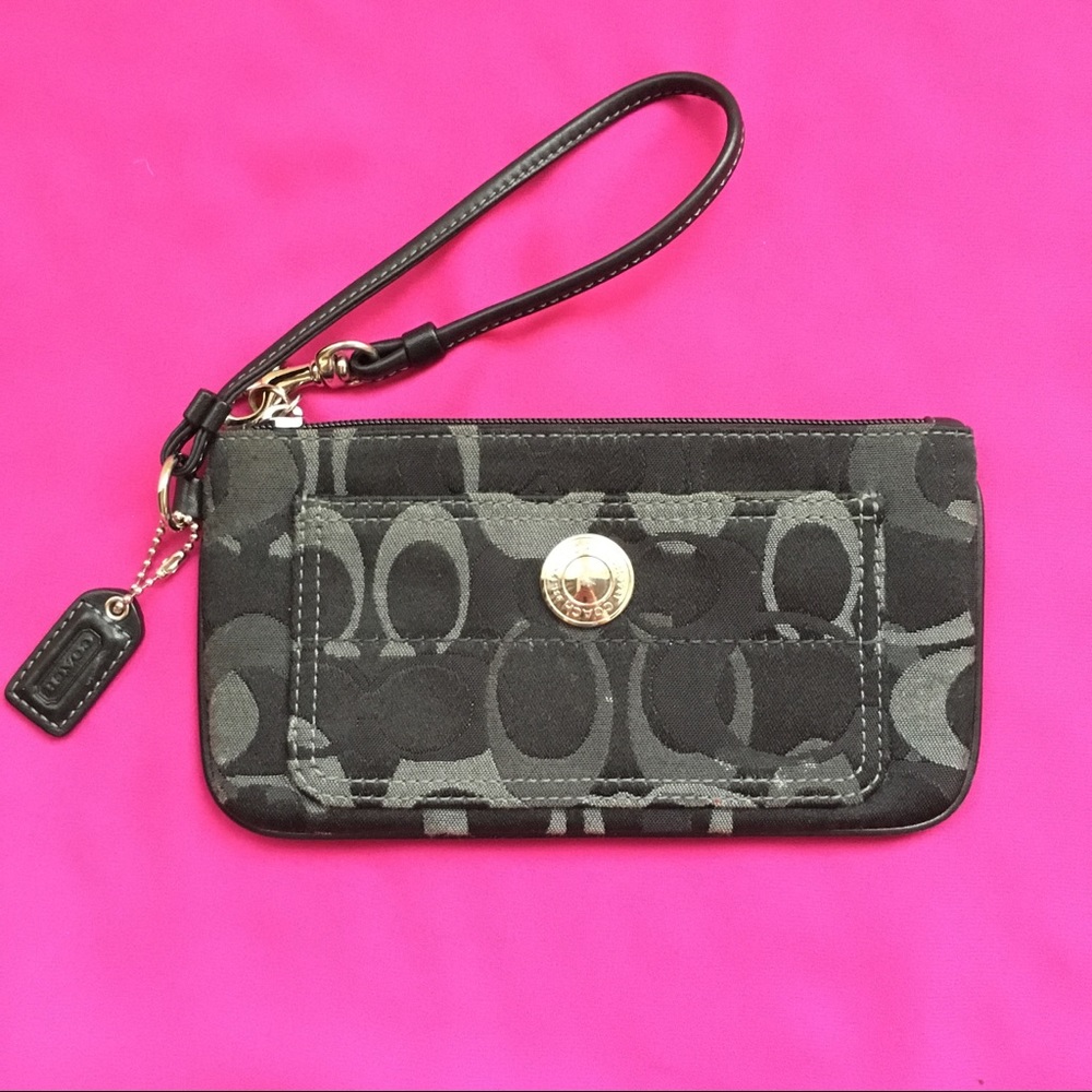 💯AUTHENTIC Coach Wristlet