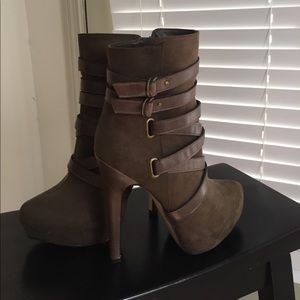 🔸ANKLE STILETTO ZIP HEELED BOOTY🔸