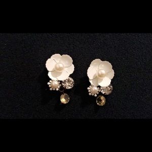 Bebe flower 🌺 earring