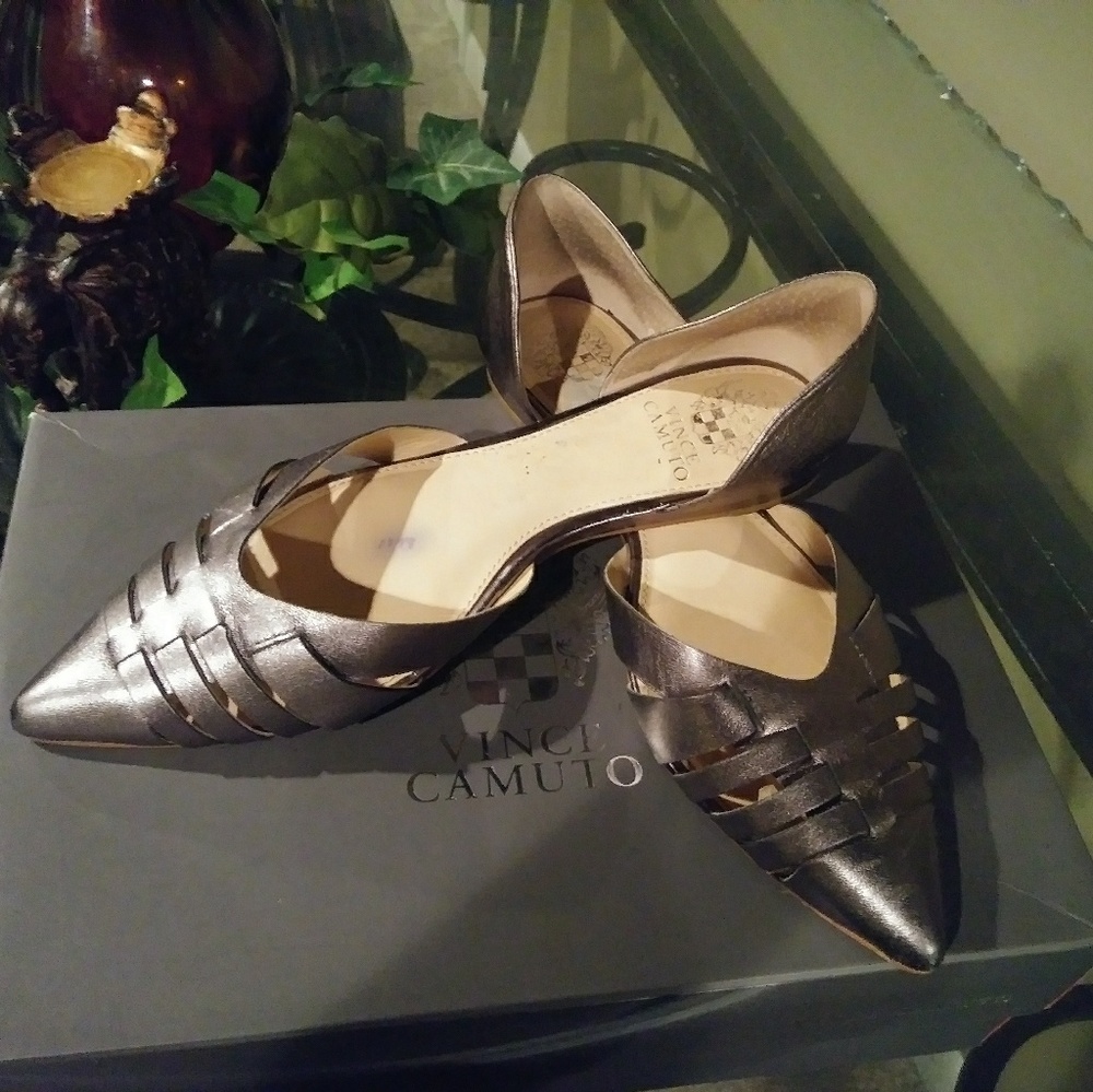 Vince Camuto Flats