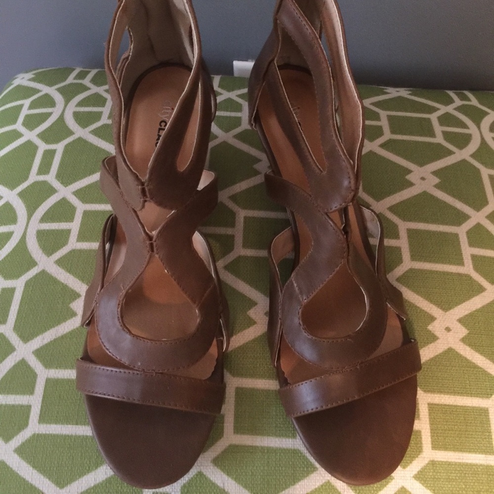 Dressy sandals