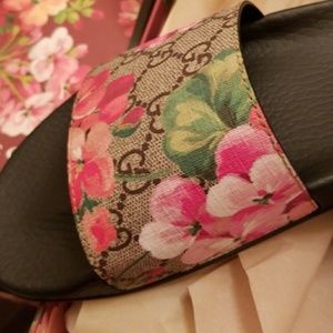Authentic gucci slides size 38 womens brand new