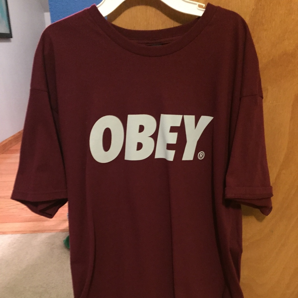 Obey t shirt