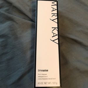 Mary Kay 3 in 1 cleanser
