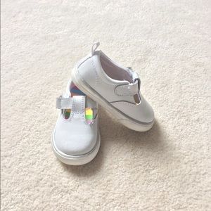Healthtex white baby girl shoes, size 4.