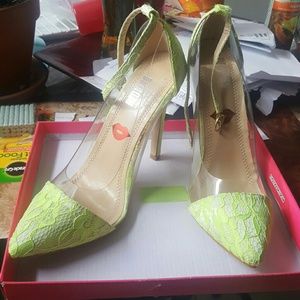SALE!!!! Pointed Toe Pumps 15$