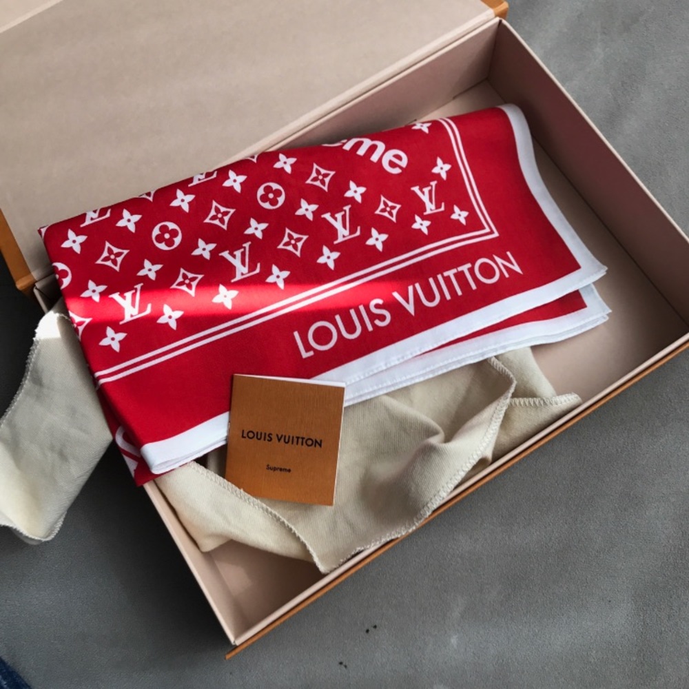 Supreme/Louis Vuitton Bandana Red