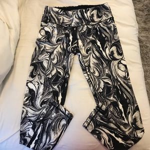 Victoria secret marble leggings!