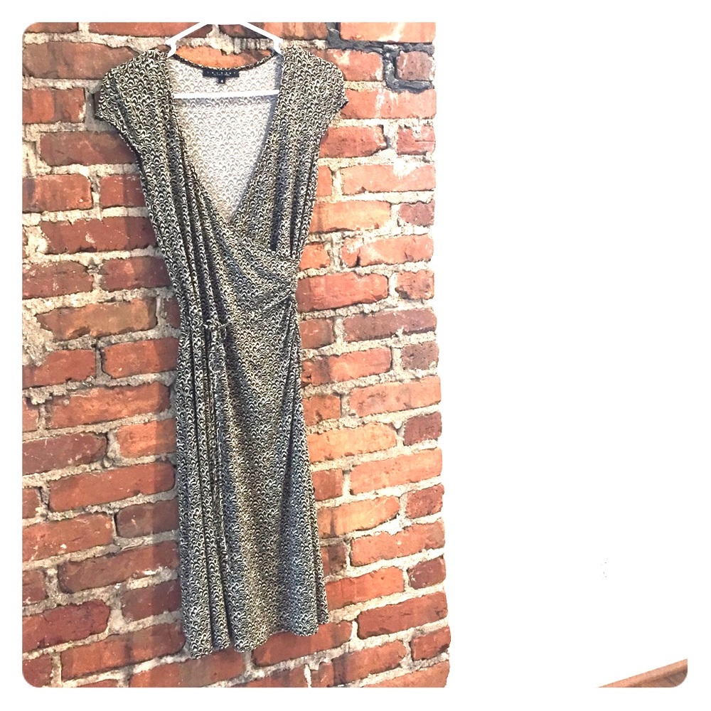 V-neck scallop patterned Laundry dress