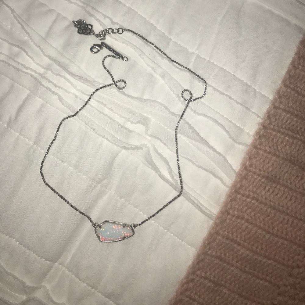Kendra Scott necklace