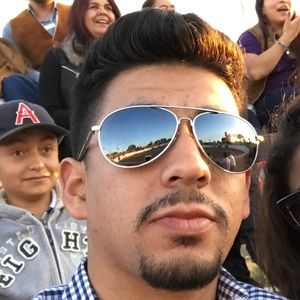 Meet your Posher, Eduardo