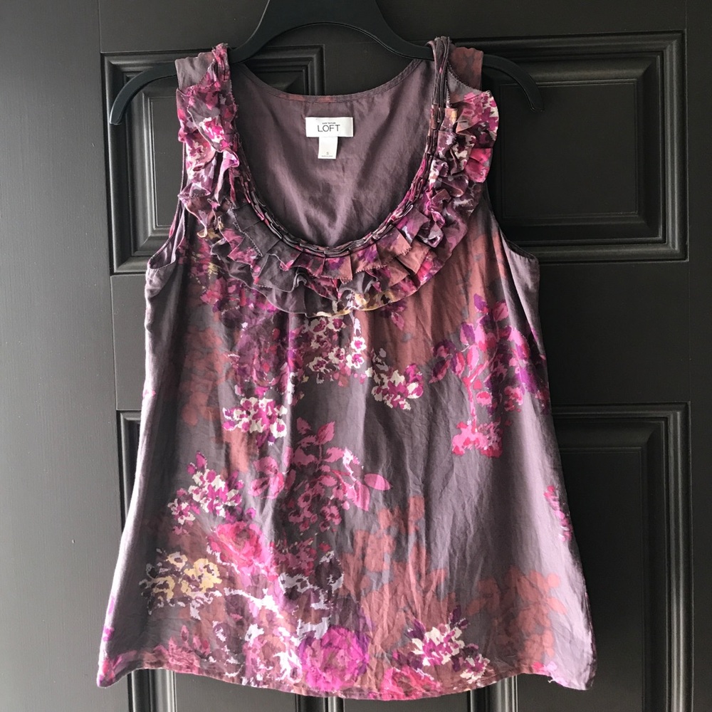 Adorable sleeveless top!