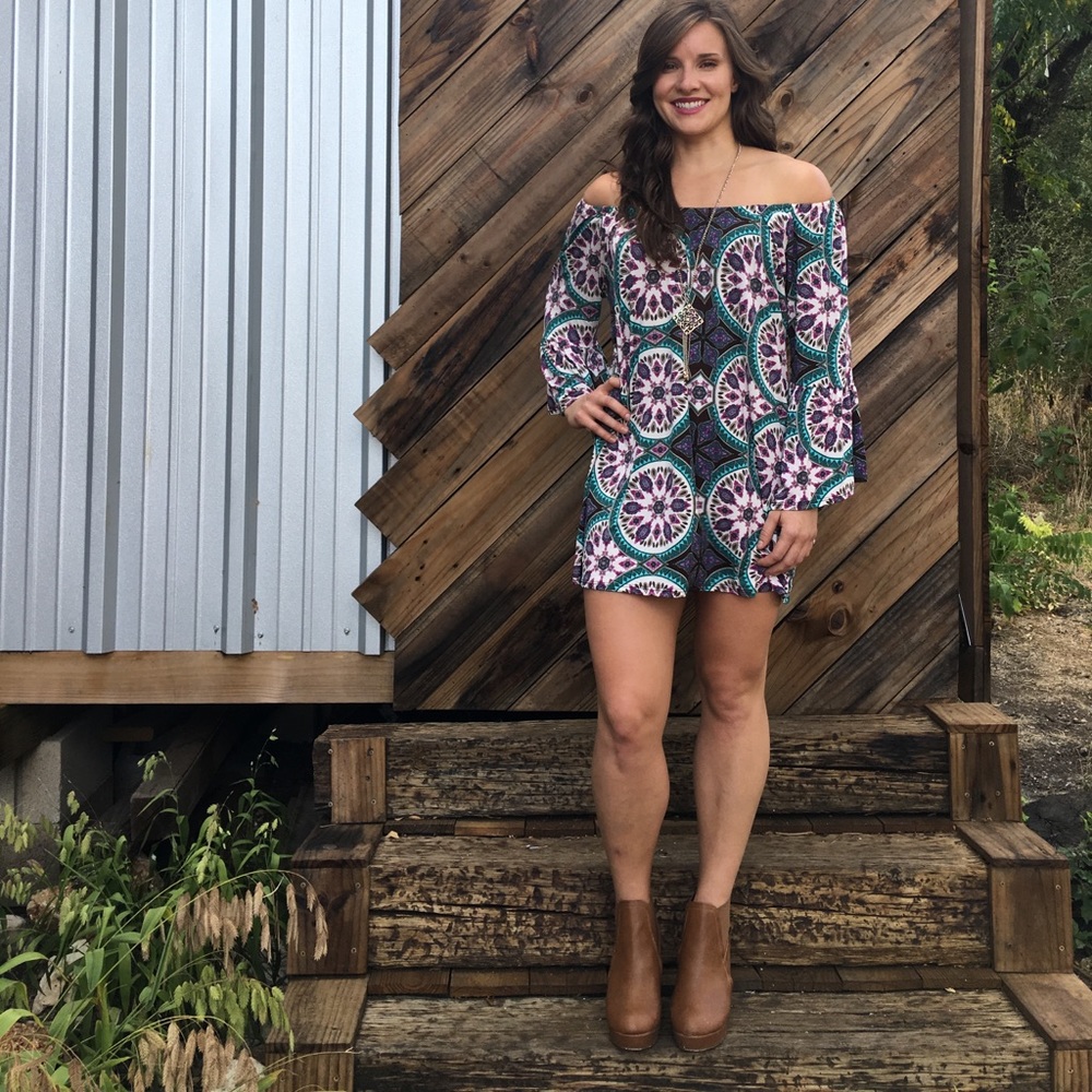 Off shoulder multicolor flare sleeve shirt/dress