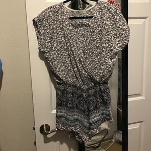 Super cute Hollister romper!