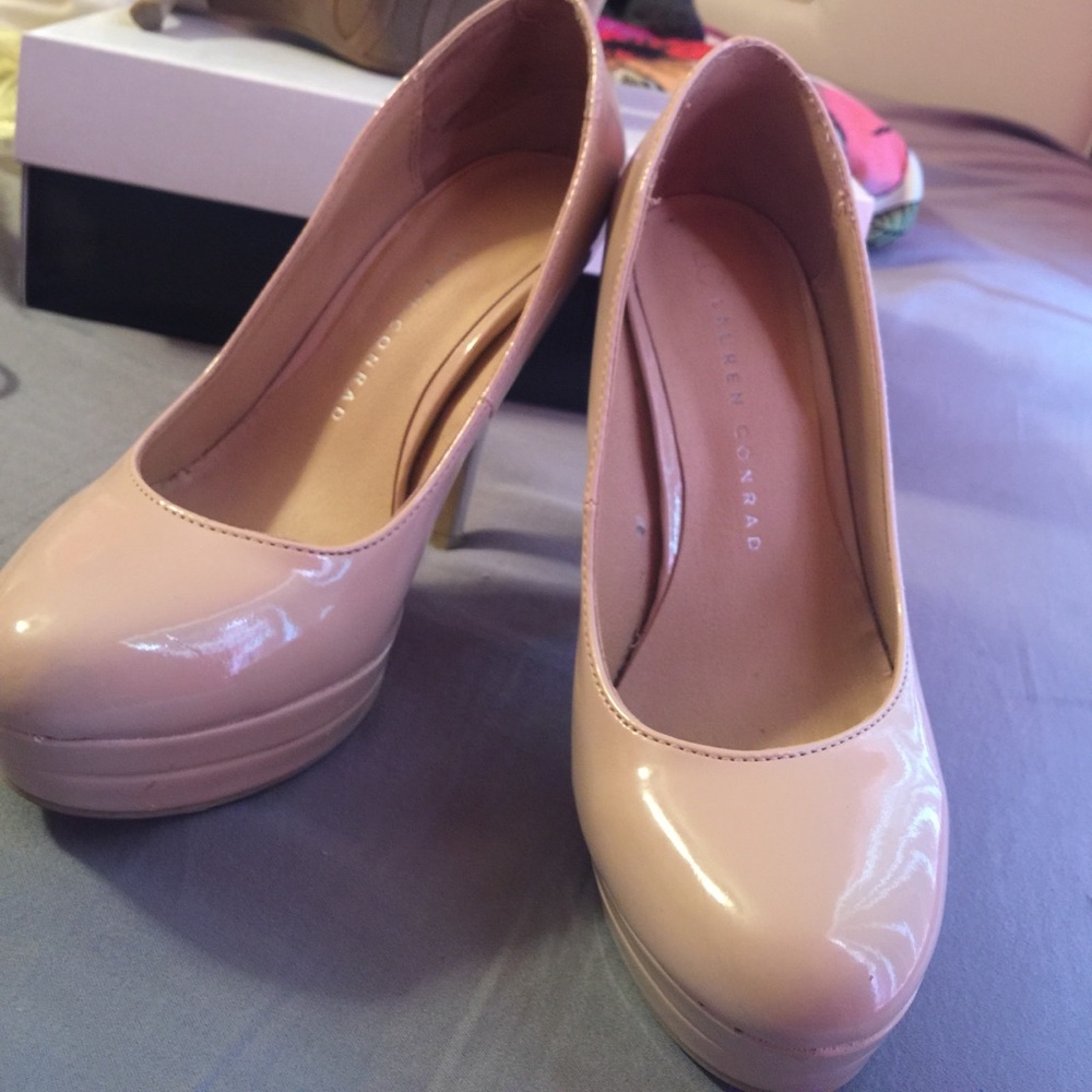 Lauren Conrad Pumps