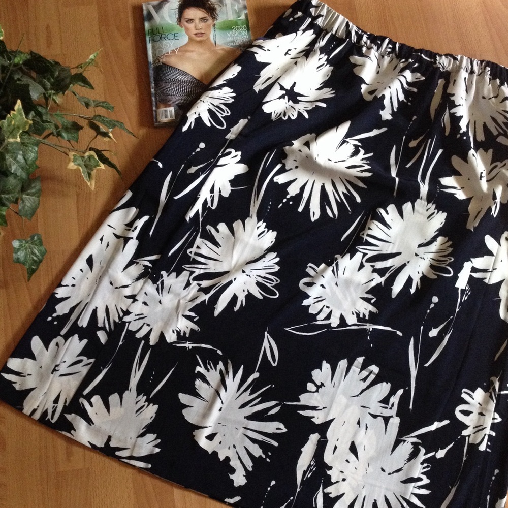 Avenue Floral Print Skirt