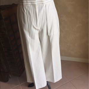 Ann Taylor crop striped pants size 6. NWOT.
