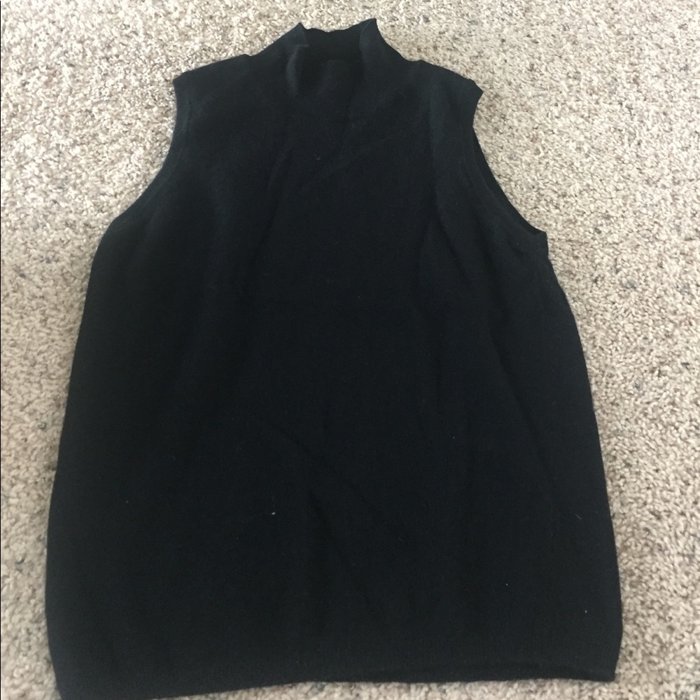 Black sleeveless cashmere turtleneck